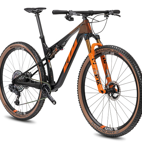 Гонка з коробки: Нові KTM Myroon та Scarp Exonic
