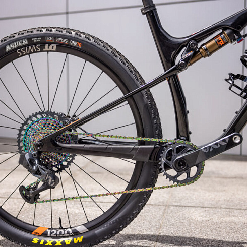 Гонка з коробки: Нові KTM Myroon та Scarp Exonic