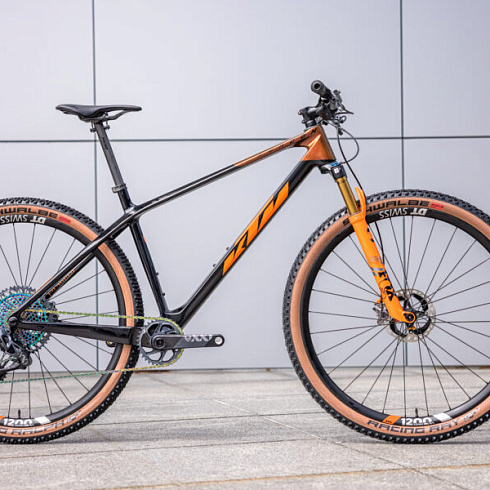 Гонка з коробки: Нові KTM Myroon та Scarp Exonic